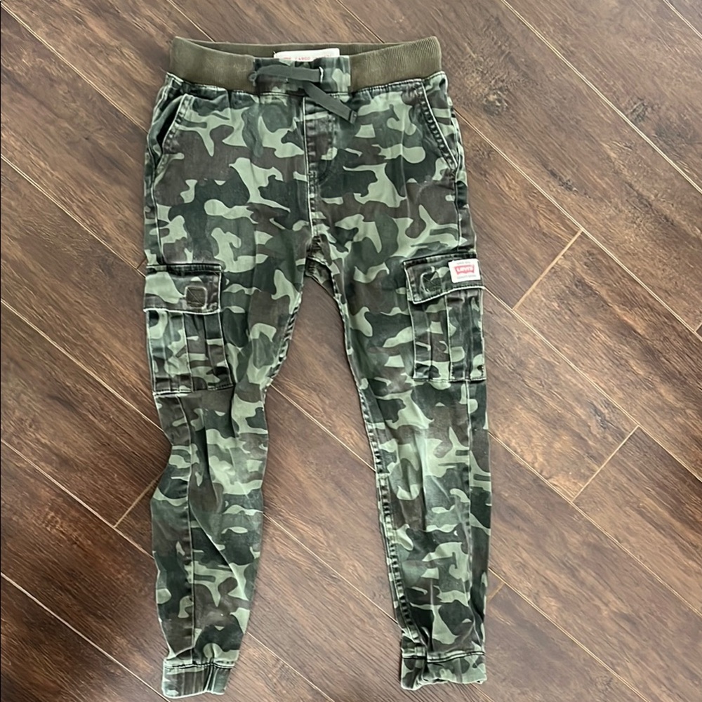 Kids Levi’s Camouflage Cargo Jogger Pants